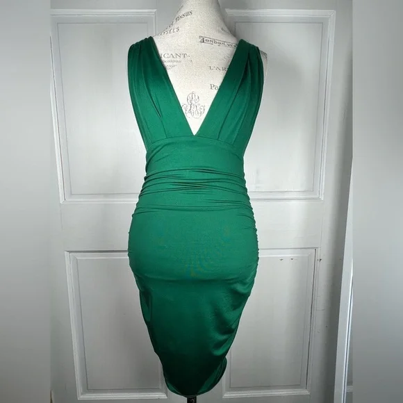 NWT Canton Walker Emerald Green Ruched Bodycon Mini Dress Daring Neckline Size S - Picture 1 of 6